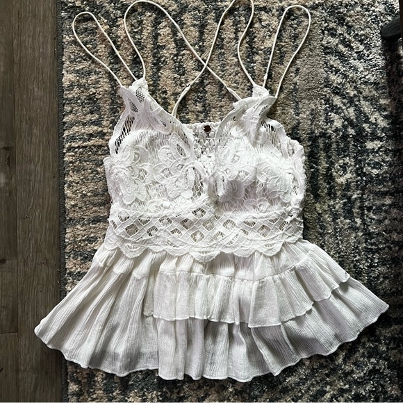 Free People Tops - NWOT Free People Adella Lace Tiered Cami Top